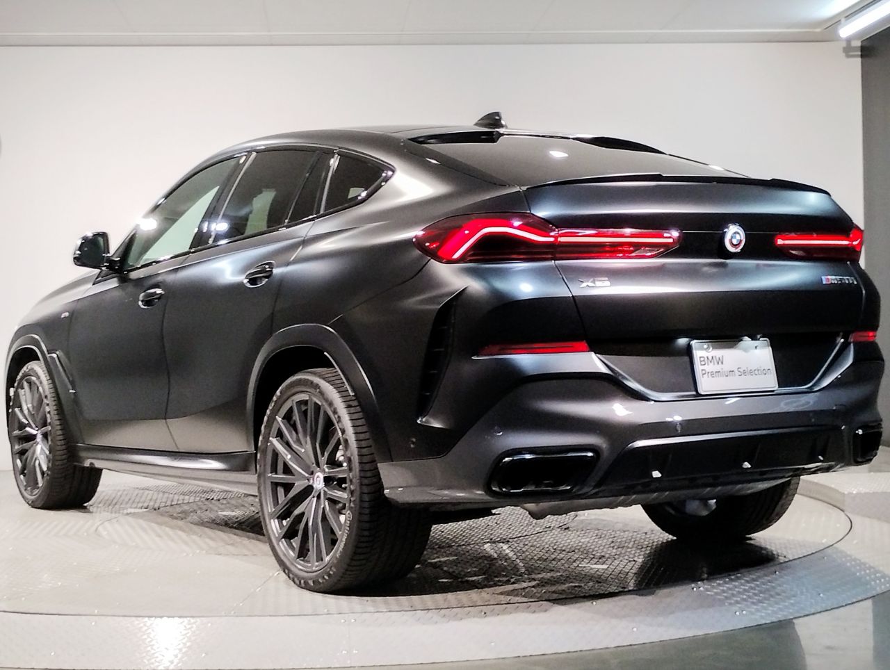 X* M50i RHD