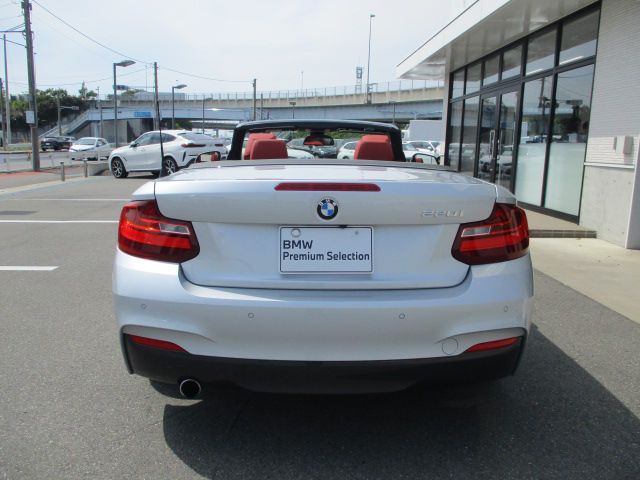 220I CABRIOLET RHD