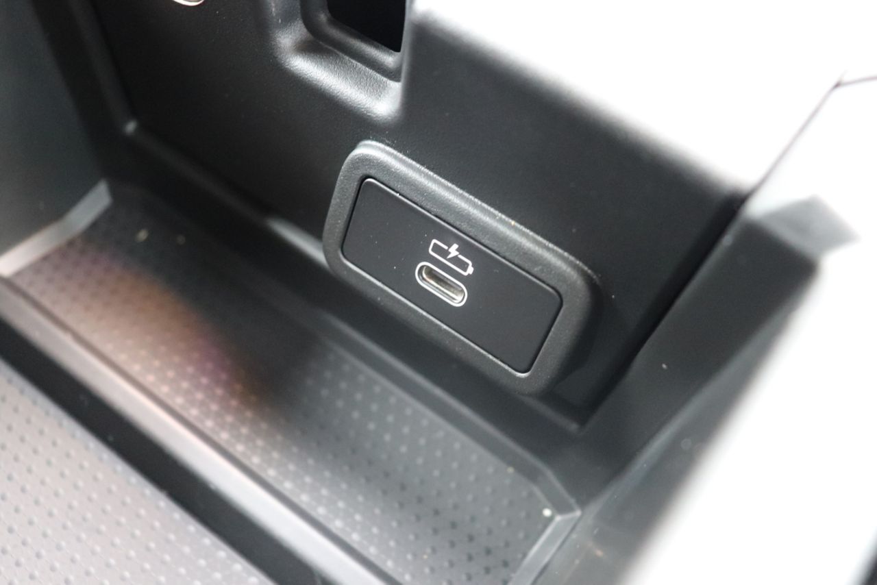 320d xDrive Berline RHD