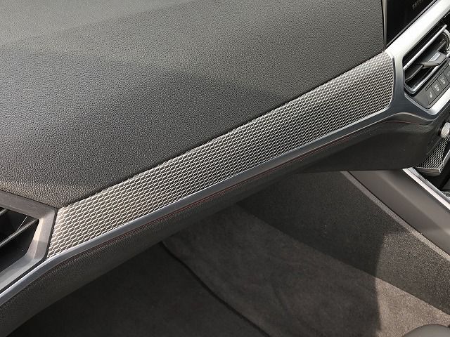 G21 320i RHD