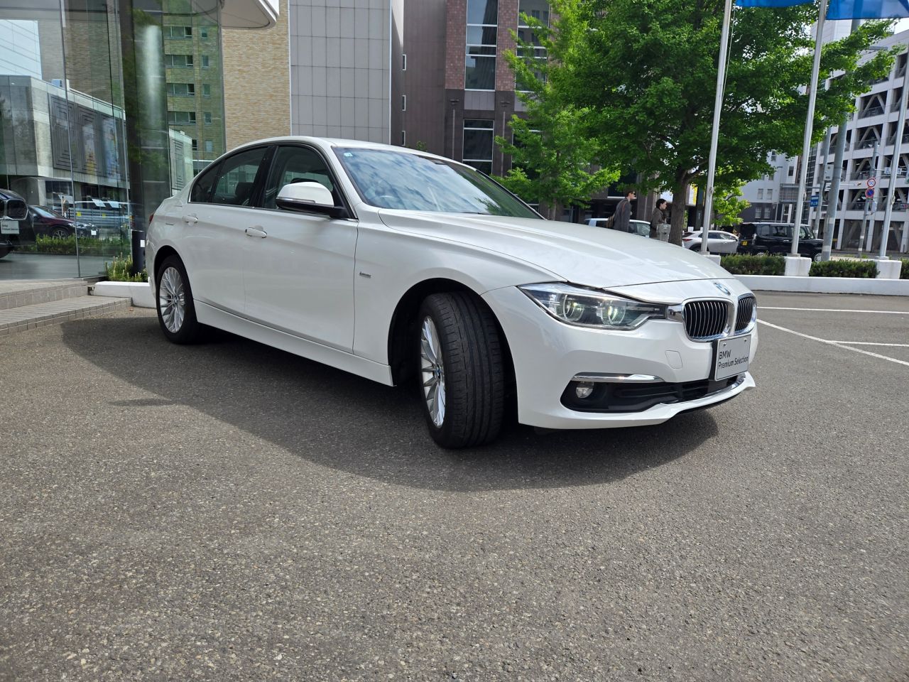 320i xDrive Luxury