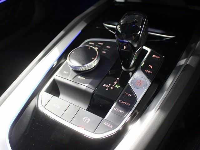 G29 z4 sDrive20i RHD