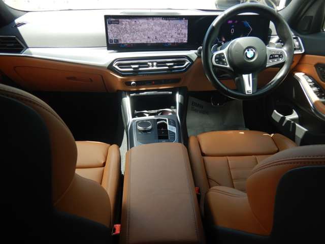 320d xDrive Berline RHD