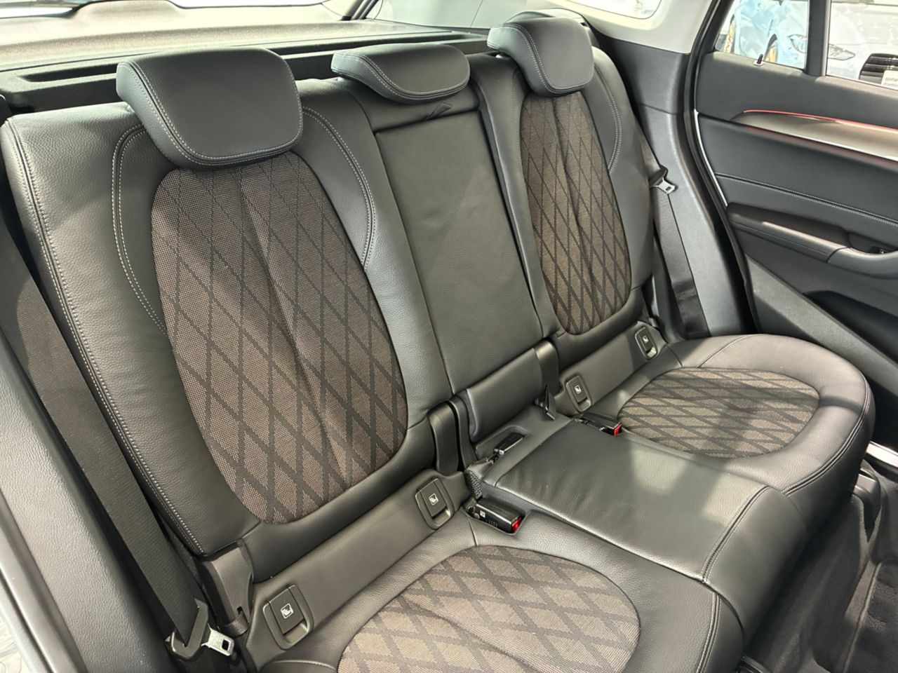X1 sDrive18i RHD