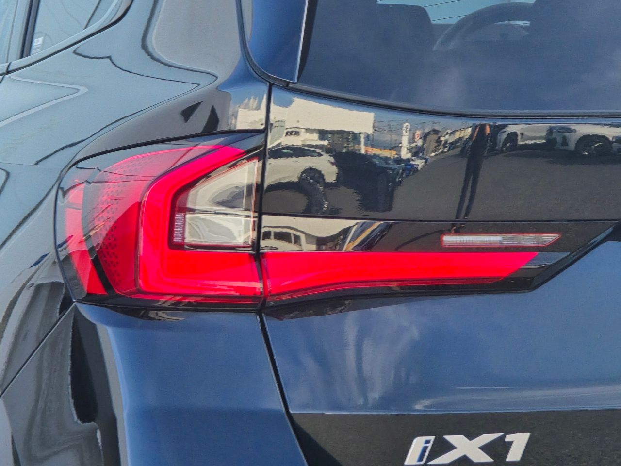 U11 iX1 xDrive30