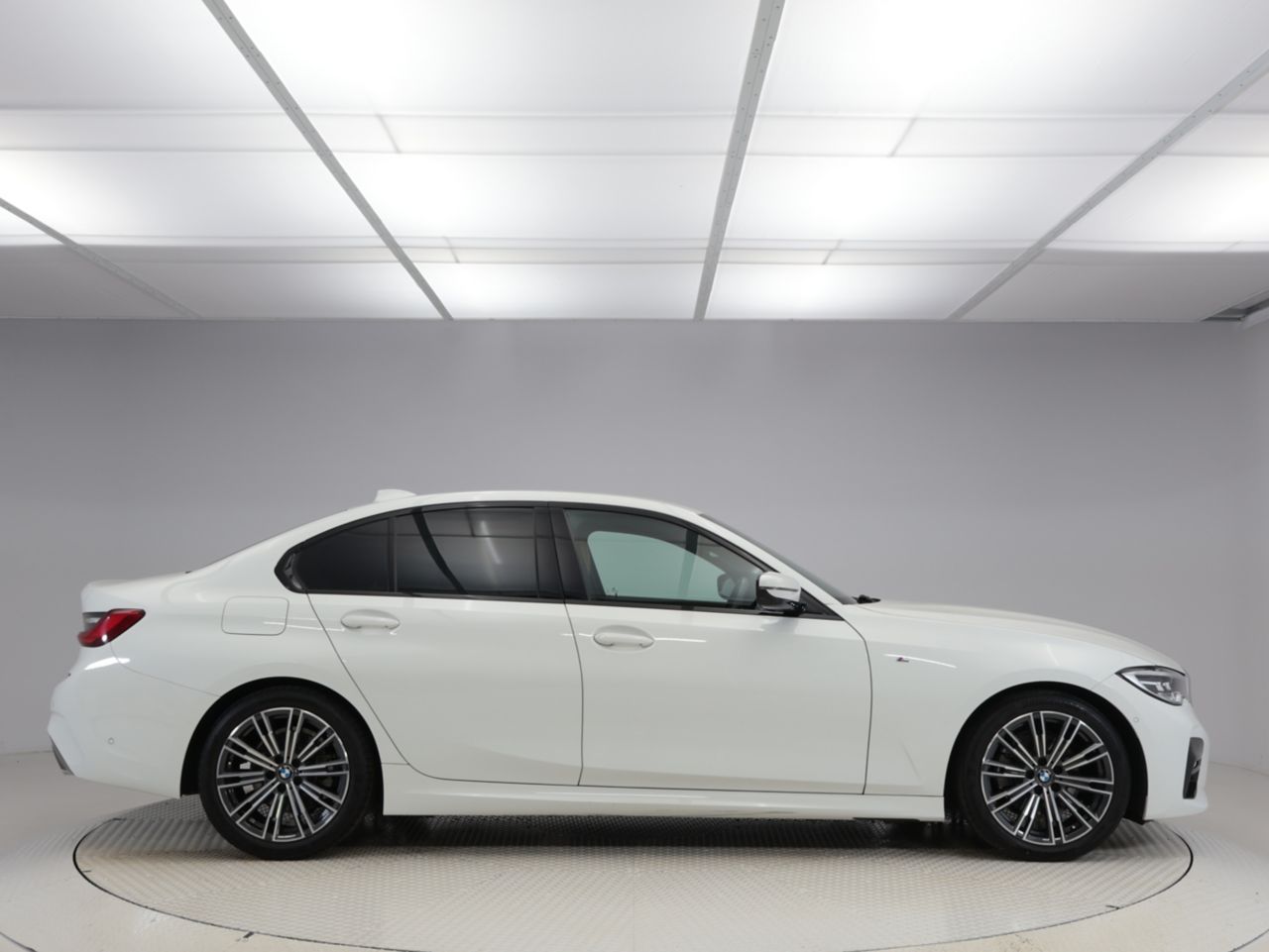 G20 320i Saloon RHD MX