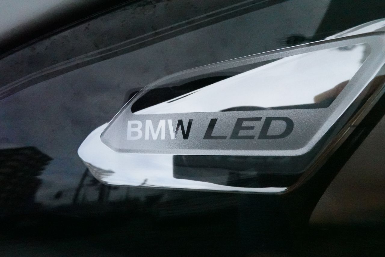 320d xDrive Berline RHD