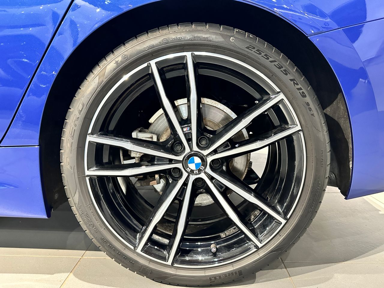 320i Sedan RHD