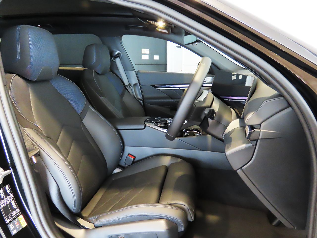 BMW i5 eDrive40 M Sport RHD
