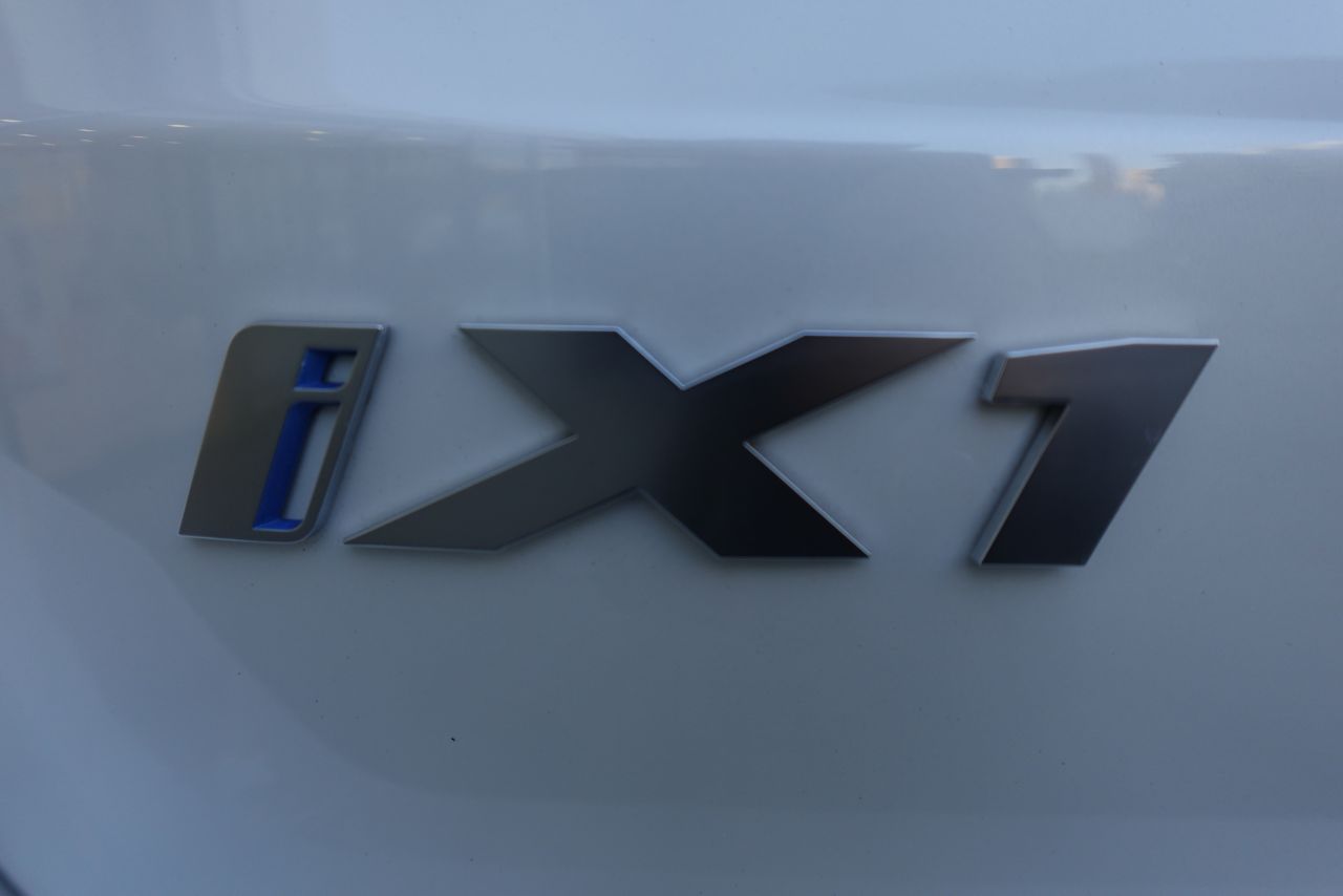 U11 iX1 xDrive30