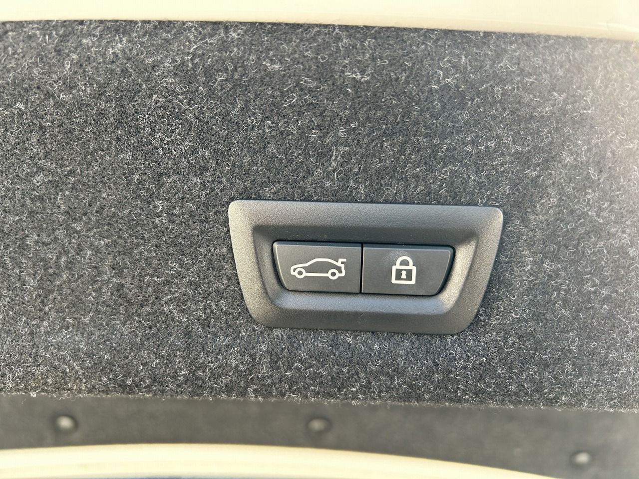 G20 320d xDrive RHD Saloon