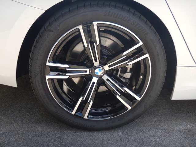 320d xDrive Berline RHD