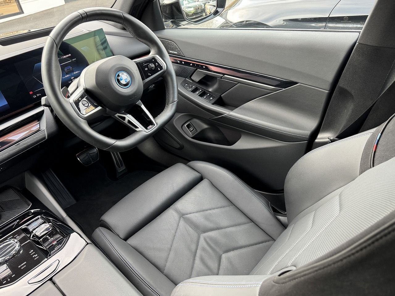 BMW i5 eDrive40 Sedan RHD