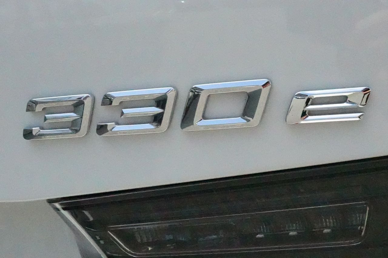 G20 330e Saloon RHD