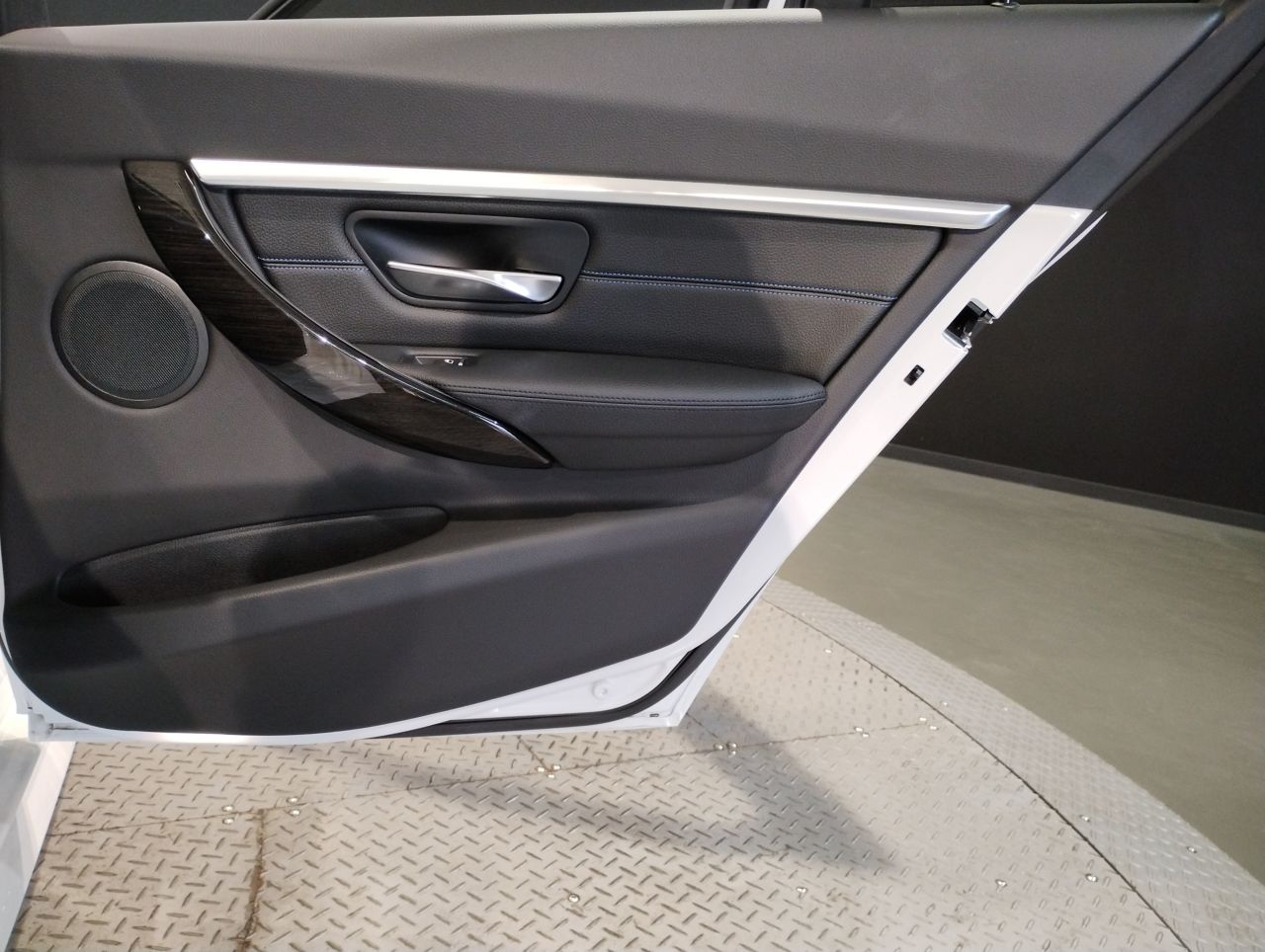 318I TOURING RHD