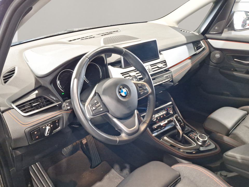 BMW 218