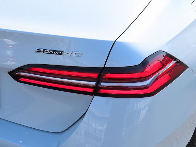 BMW i5 eDrive40 Sedan RHD