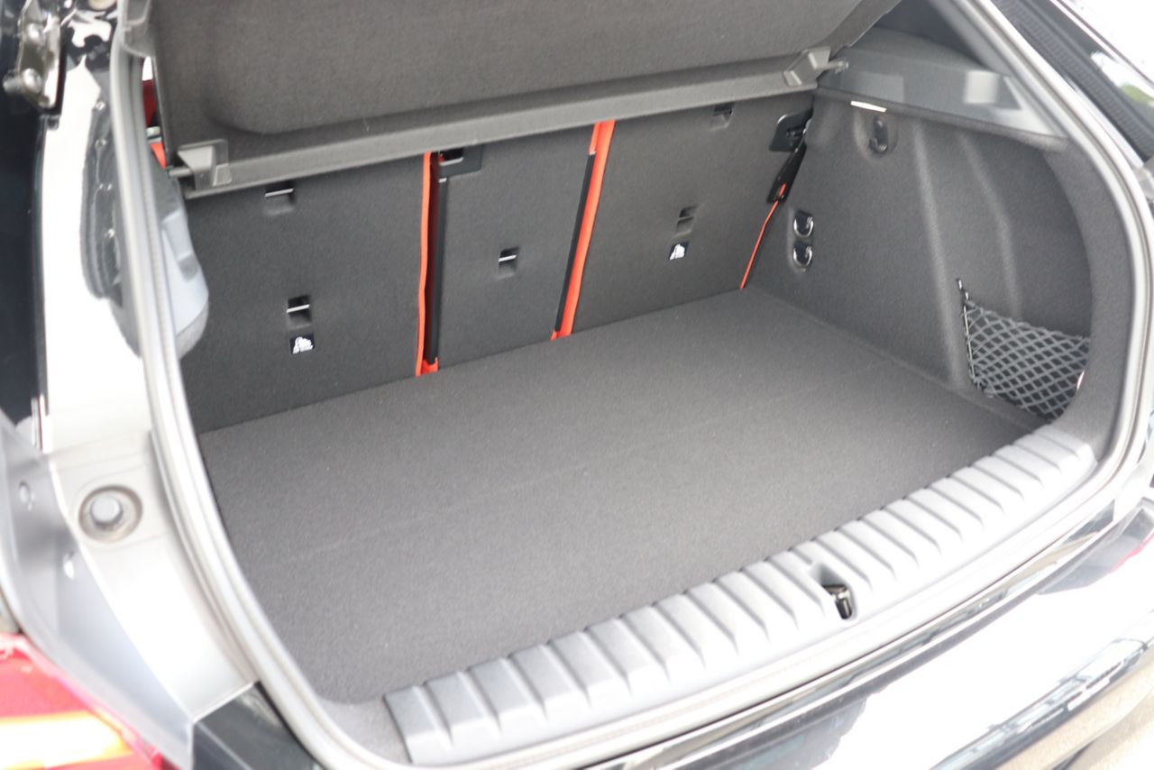 F40 118d Sports Hatch 5-door B47 2.0d