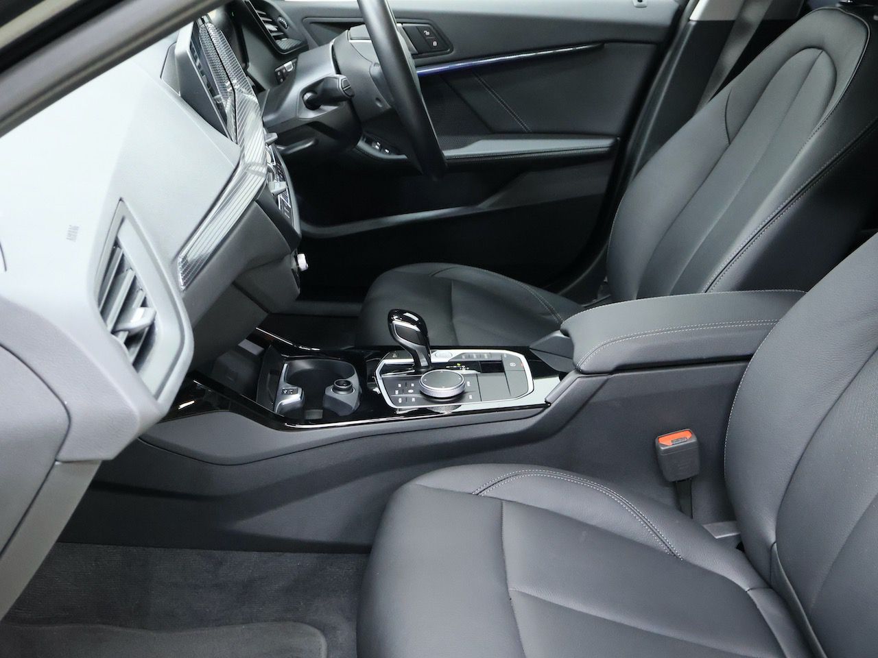 F40 118d Sports Hatch 5-door B47 2.0d