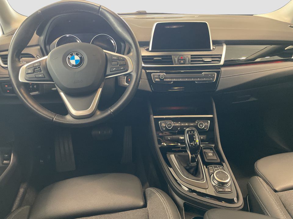 BMW 218