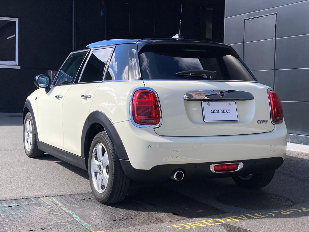 F55 MINI Cooper 5-Door Hatch LCI