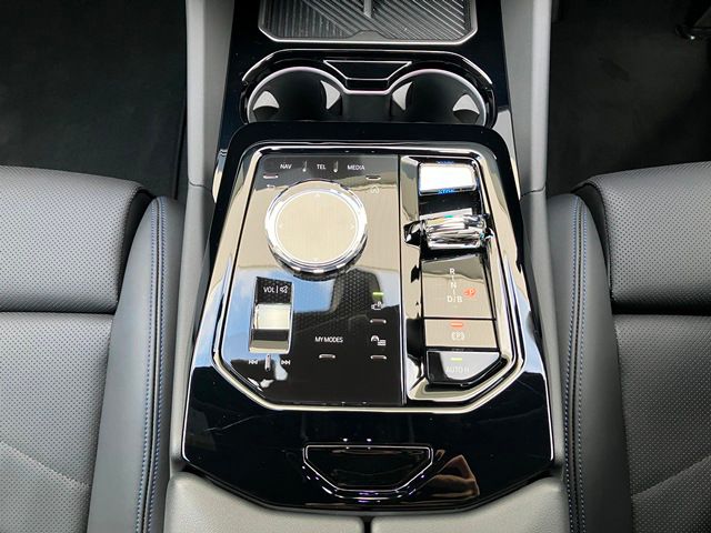 BMW i5 eDrive40 Sedan RHD