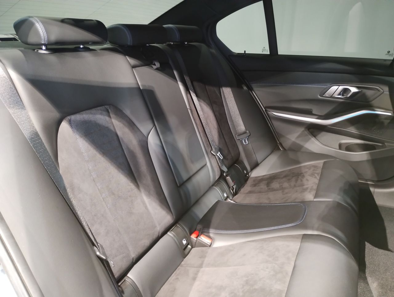320d xDrive Berline RHD