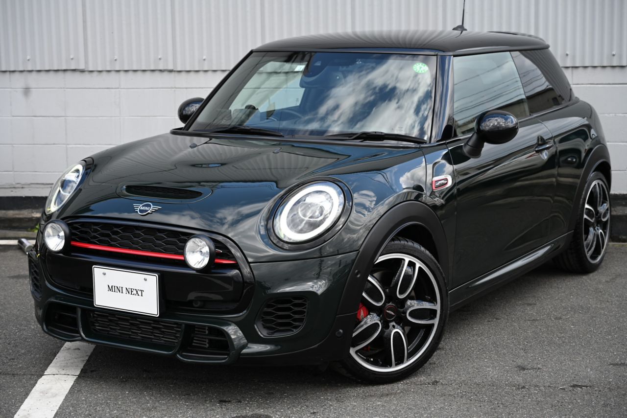 THE NEW MINI JOHN COOPER WORKS.