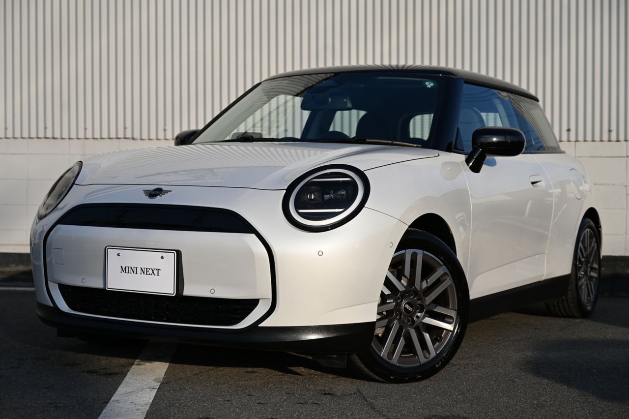 THE NEW ALL-ELECTRIC MINI COOPER E