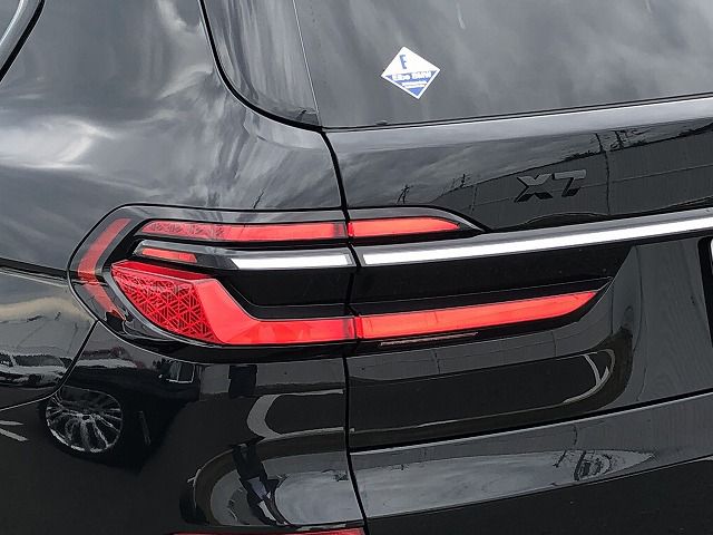 X7 xDrive40d RHD US