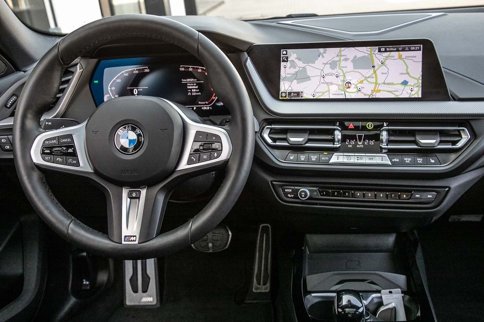 BMW 218