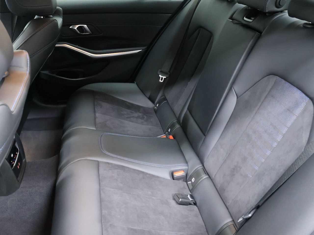 320d xDrive Berline RHD
