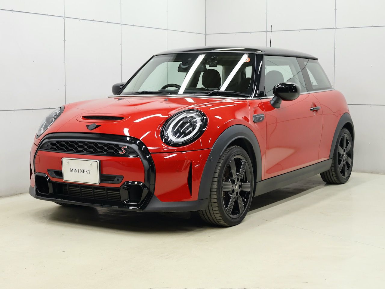 THE NEW MINI COOPER S 3 DOOR.