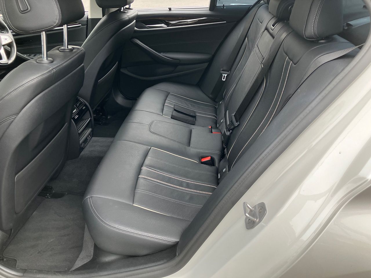 520d xDrive Sedan RHD