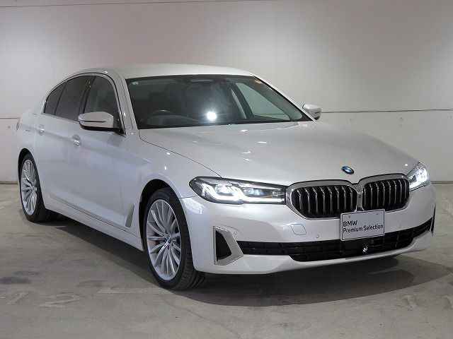 530e Sedan RHD