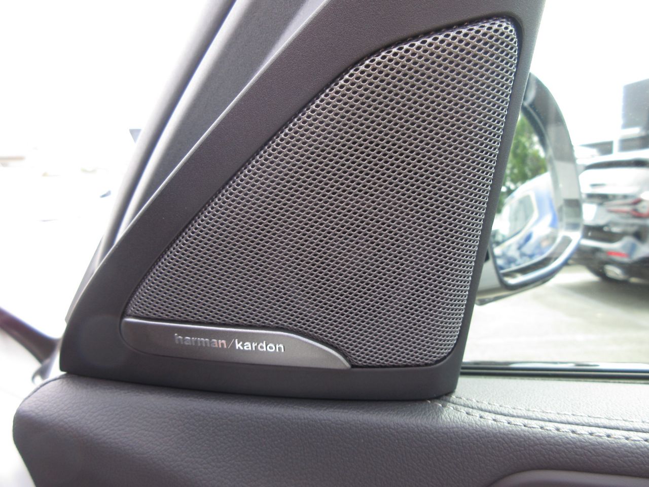 X* M50i RHD