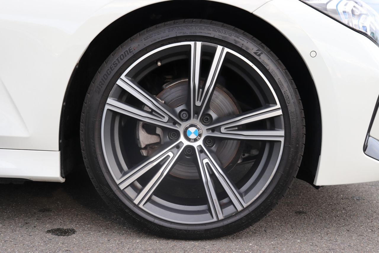 320d xDrive Berline RHD