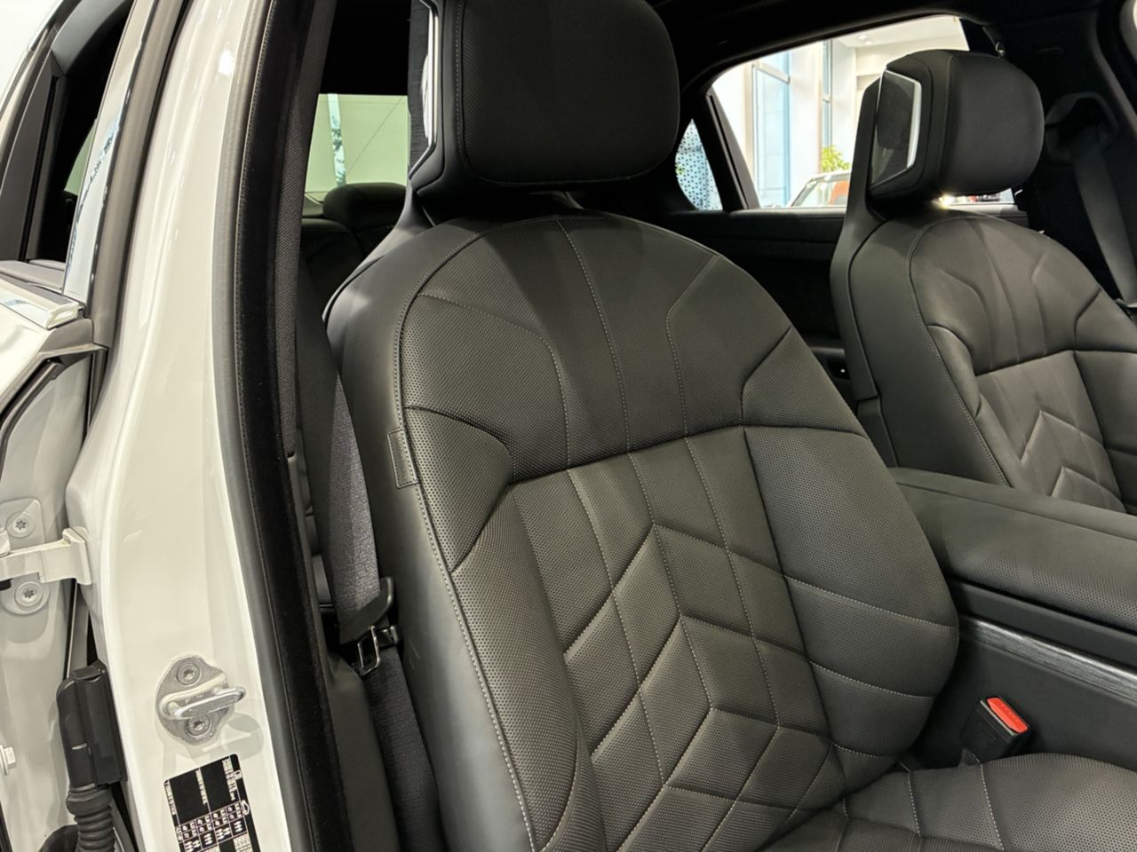 i7 xDrive60 Sedan RHD