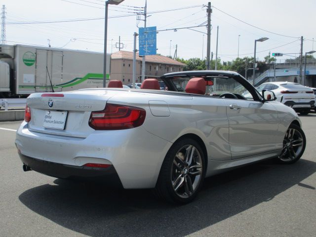 220I CABRIOLET RHD