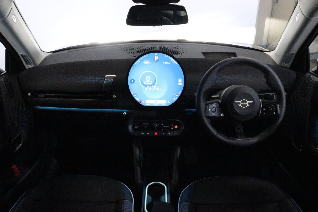 J01 MINI Cooper SE