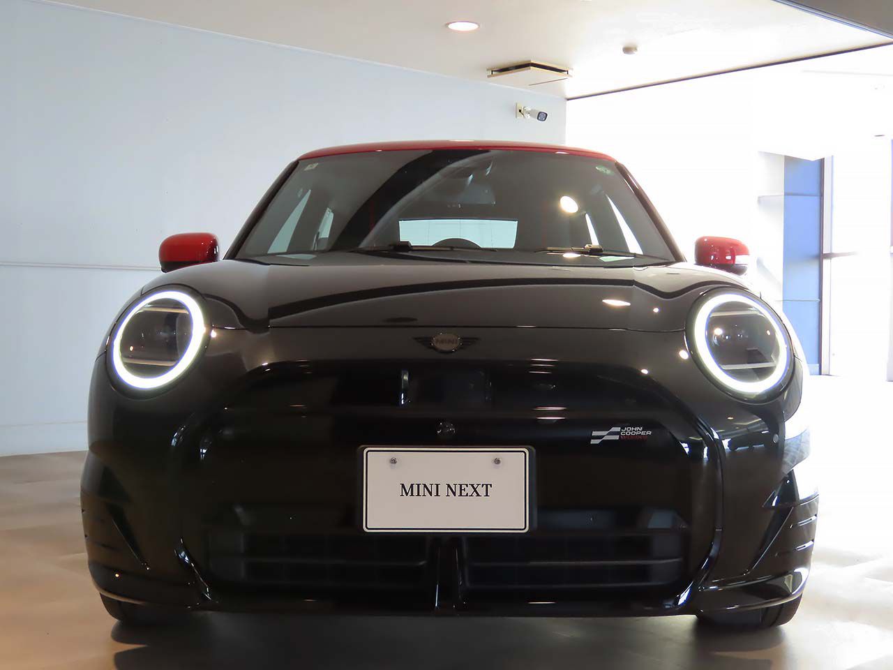 J01 MINI Cooper SE