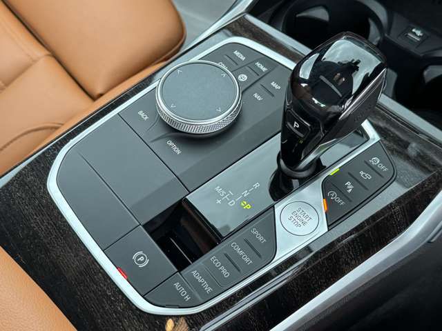 G20 320d xDrive RHD Saloon