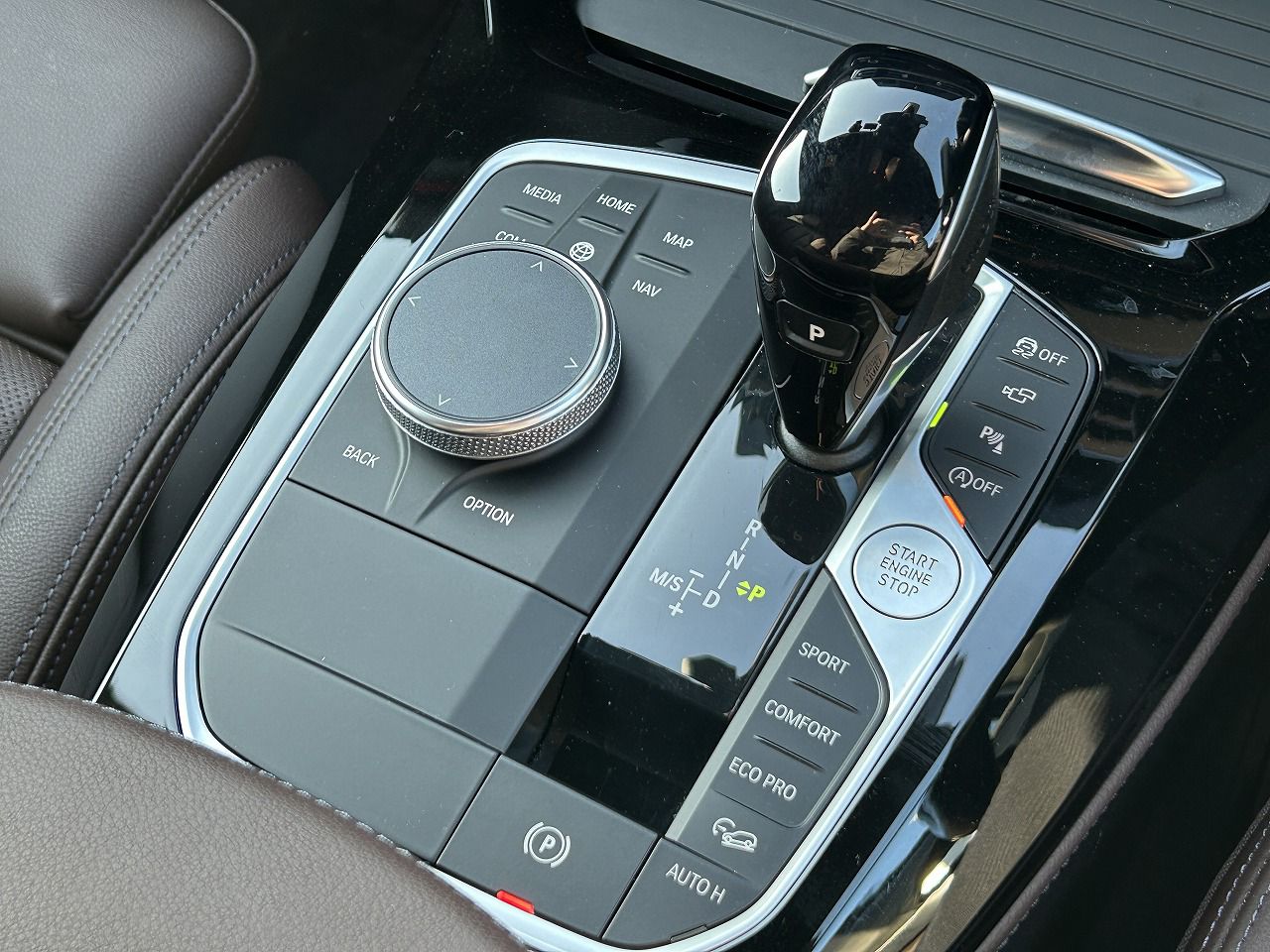 G02 X4 M40i RHD LCI