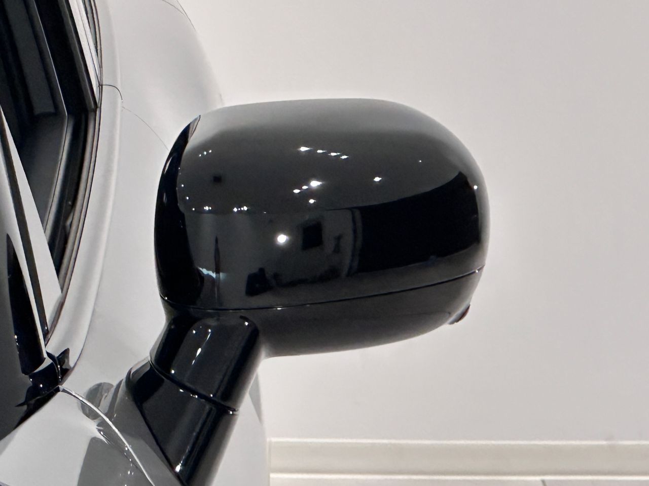 J05 MINI Aceman E