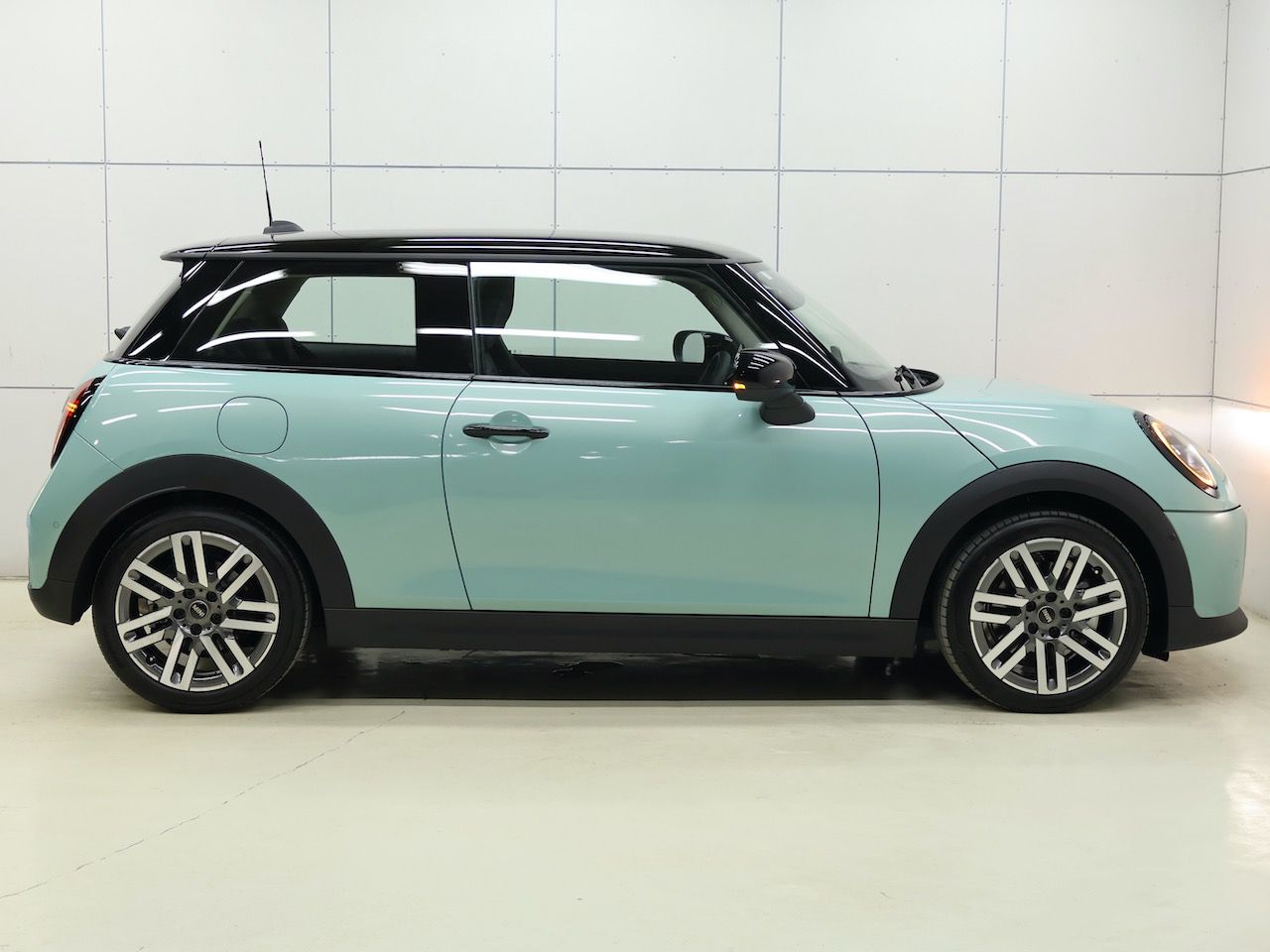 F66 MINI Cooper C 3Dr