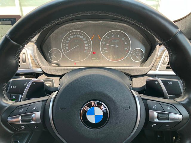 320I SEDAN RHD