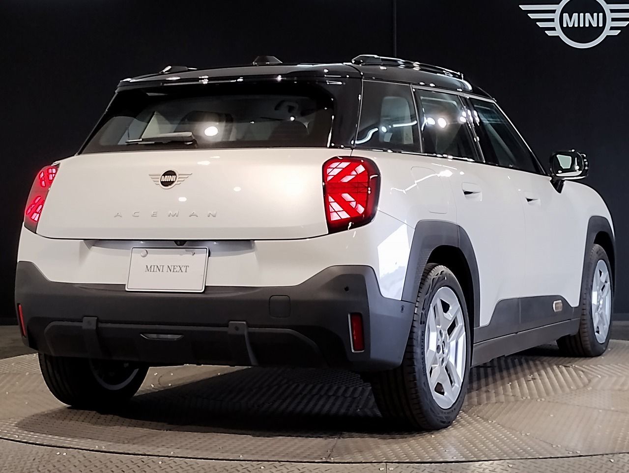J05 MINI Aceman E