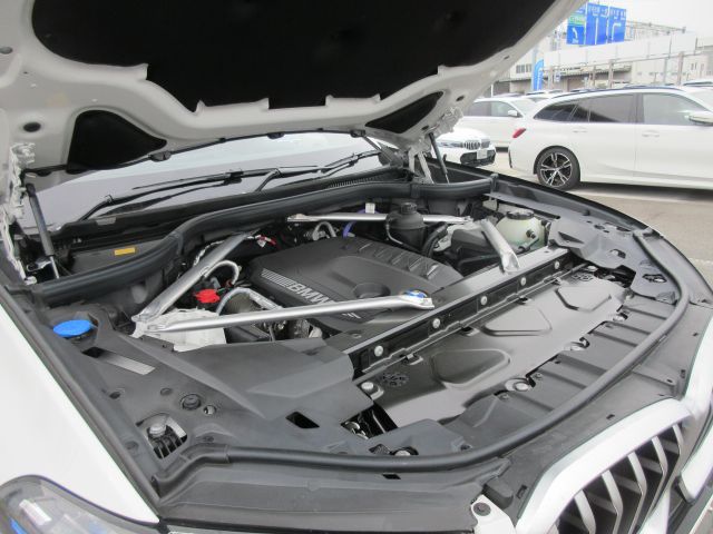X6 M60i xDrive RHD