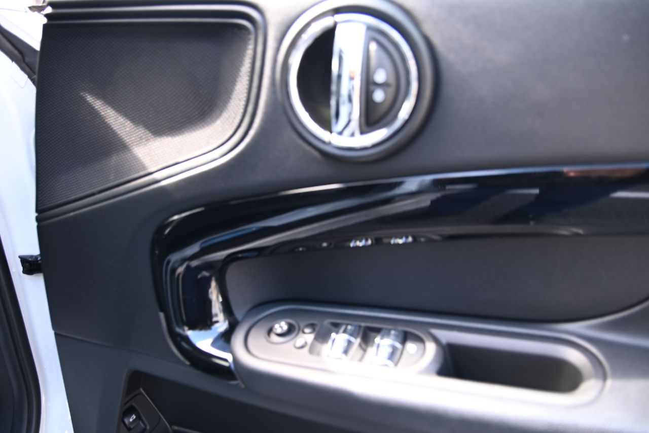 MINI CROSSOVER COOPER D