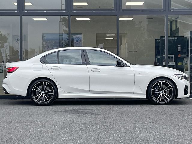 G20 330e Saloon RHD